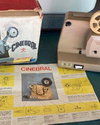Proiettore 8 mm Cinebral da collezione