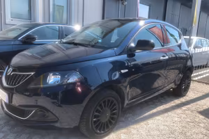 LANCIA Ypsilon 1.0 FireFly Hybrid