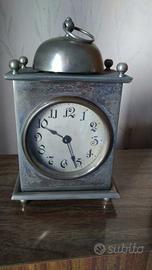 antica sveglia da tavolo