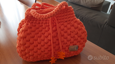 Borsa fatta a mano marchio Mirtilla color arancio