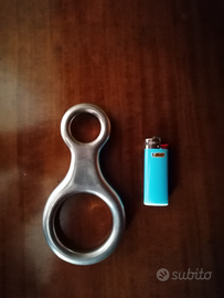 Discensore moschettone arrampicata anelli