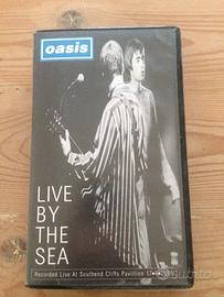 Oasis, Live by the sea, VHS (1995)