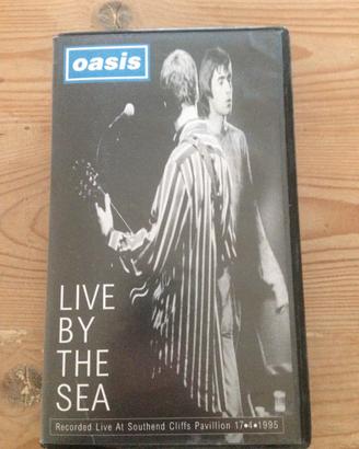 Oasis, Live by the sea, VHS (1995)