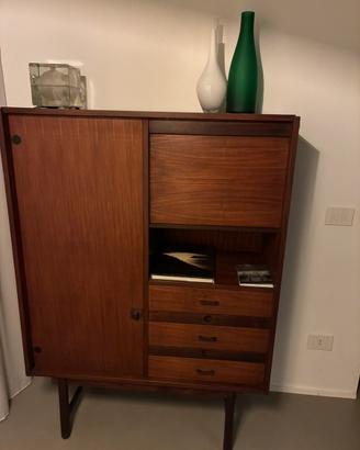 Credenza highboard