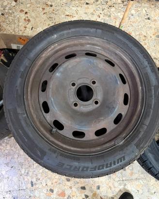 4 cerchi in ferro Ford da 15”