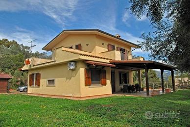 Villa di 310 m² con 5 locali a Itri
