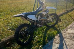 MOTO HUSQUARNA TC 125