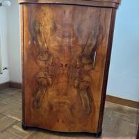 Macchina da cucire con mobile in pregiato legno di