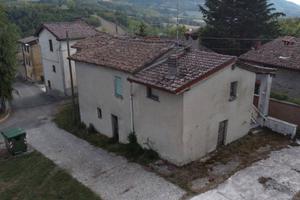 Rustico / Casale di 160 m² con 3 locali a Godiasco