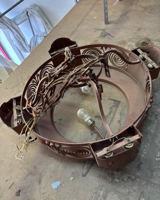 Lampadario a sospensione in ferro battuto bronzo