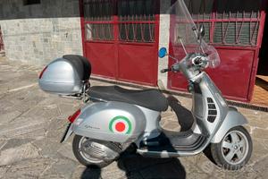 Vespa GTS 250
