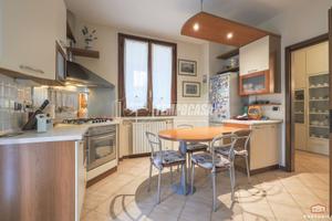VPM18 VILLA CON GIARDINO E PISCINA PRIVATA