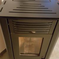 Stufa a pellet marca Artel