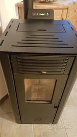 Stufa a pellet marca Artel