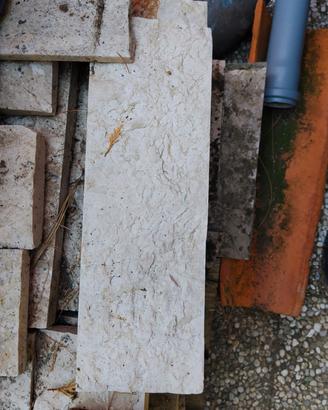 rivestimento in pietra naturale spaccatello bianco