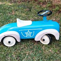 Giocattolo automobile vintage bambino