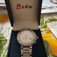 Orologio con movimento svizzero resistente. 100atm