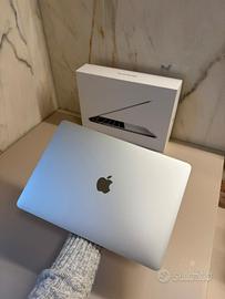 MacBook Pro 13" (2019) – i5 Quad-Core – Come Nuovo
