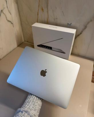 MacBook Pro 13" (2019) – i5 Quad-Core – Come Nuovo