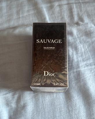 Profumo Dior Sauvage Eau de Parfum chiuso
