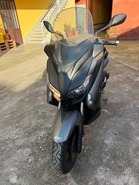 Yamaha X Max 400
