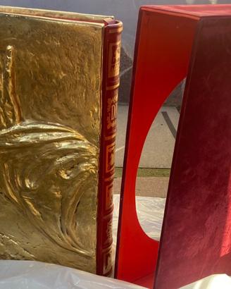 libro Dio “ Dino Editore “"