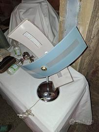 lume moderno,con base cromata 