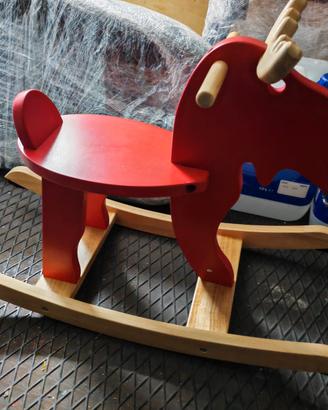 dondolo in legno 
