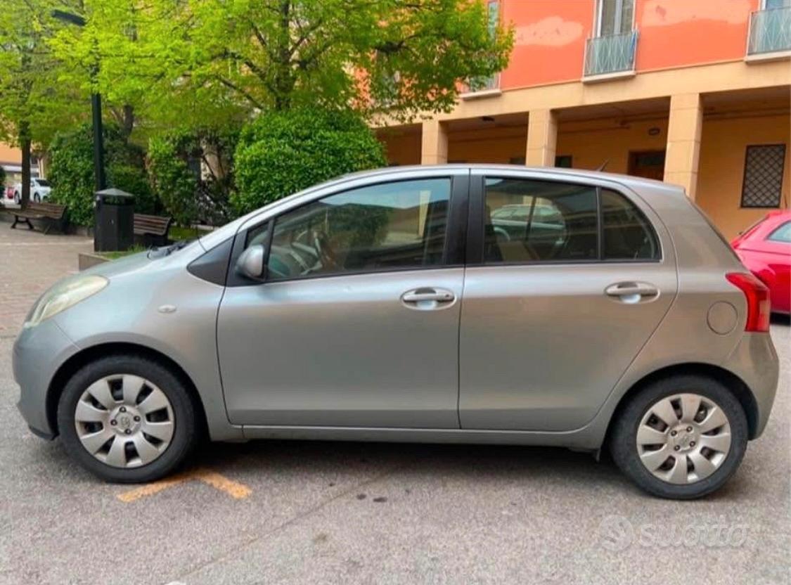 Toyota Yaris 2006 photo 2