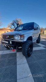 Mitsubishi pajero v20 2.5