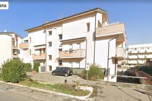 Garage in Via Giuseppe Di Vittorio, 13
