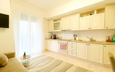 ELEGANTE APPARTAMENTO RISTRUTTURATO CON BOX E CANT