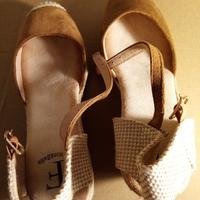 SANDALI  SCAMOSCIATI