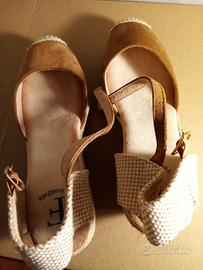 SANDALI  SCAMOSCIATI