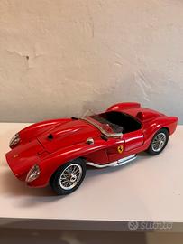 Modellino Ferrari Testa Rossa scala 1:18