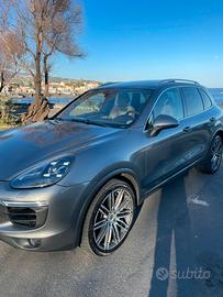 Porsche Cayenne Platinum edition