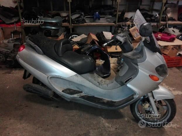 Subito TUTTO RICAMBI USATI SCOOTER MOTO Ricambi piaggio x9 250