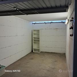 ROZZANO viale Campania 7 Boxauto mq17