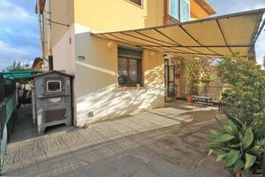 Torrita di Siena (SI), appartamento con resede pri