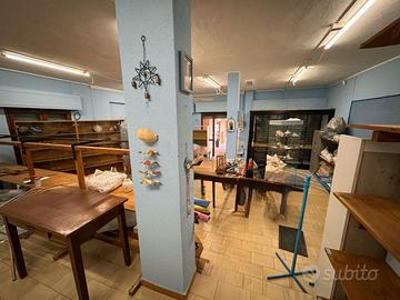 Costa Rei - Locale commerciale con loggiato