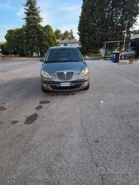 Lancia ypsilon 1.2 benzina anno 2005 