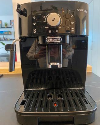 Macchina caffé DeLonghi Magnifica S