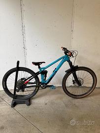 Cube Stereo Race