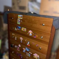 Cassettiera alta e capiente in legno