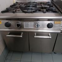 Cucina Professionale a Gas 4 Fuochi Zoppas 900