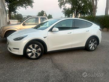 Tesla model y dual motor