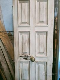 portone in legno con bugne