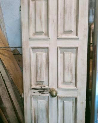 portone in legno con bugne