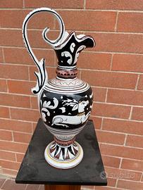 Brocca in ceramica vintage nello stile Deruta