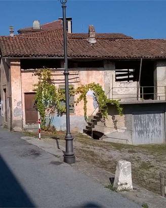 Casetta in centro con giardino